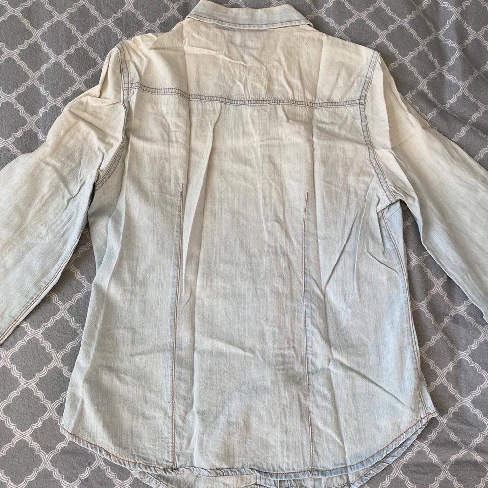๐ฟ Acid Washed Denim Button Down - Picture 2 of 2